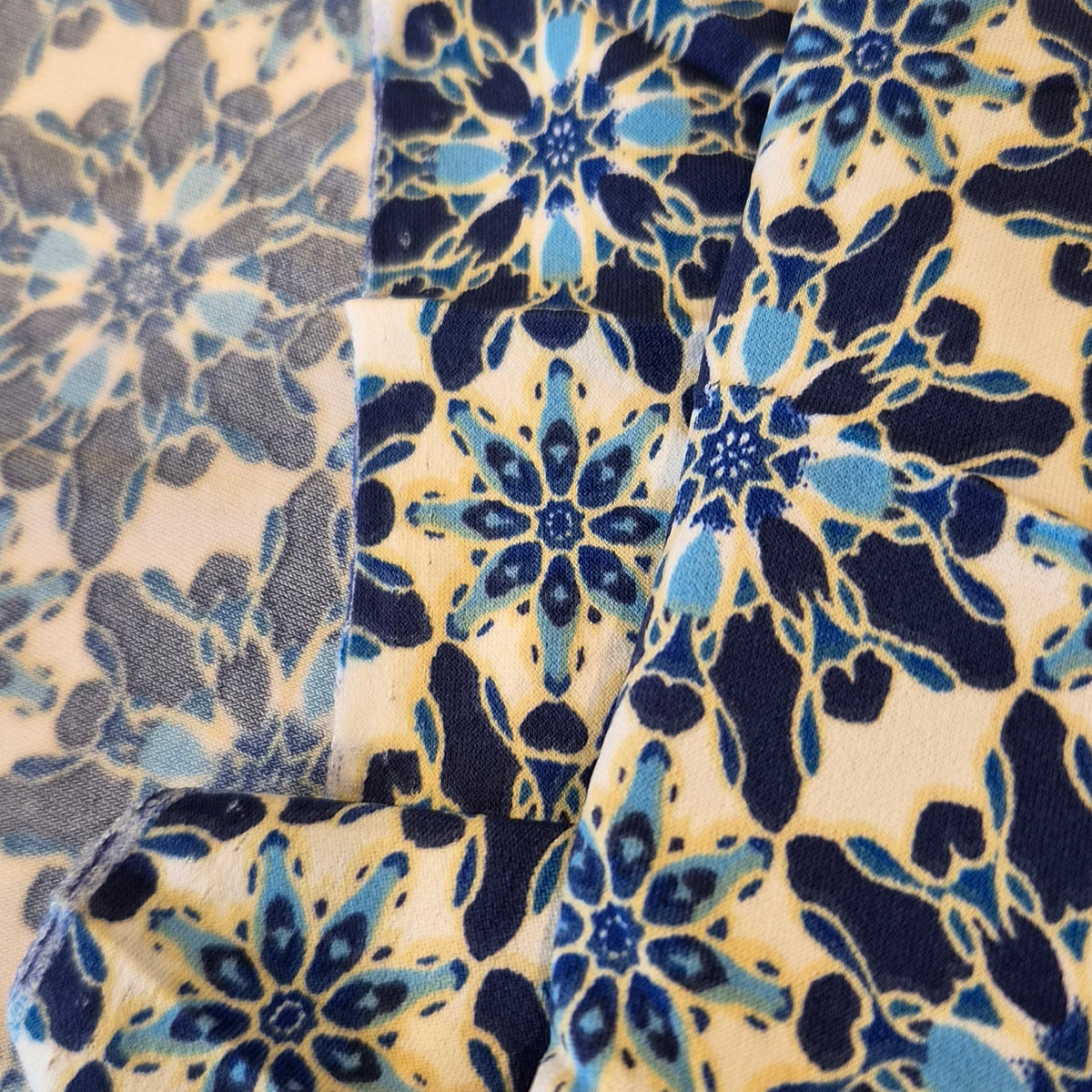 Blue tiles jersey knit