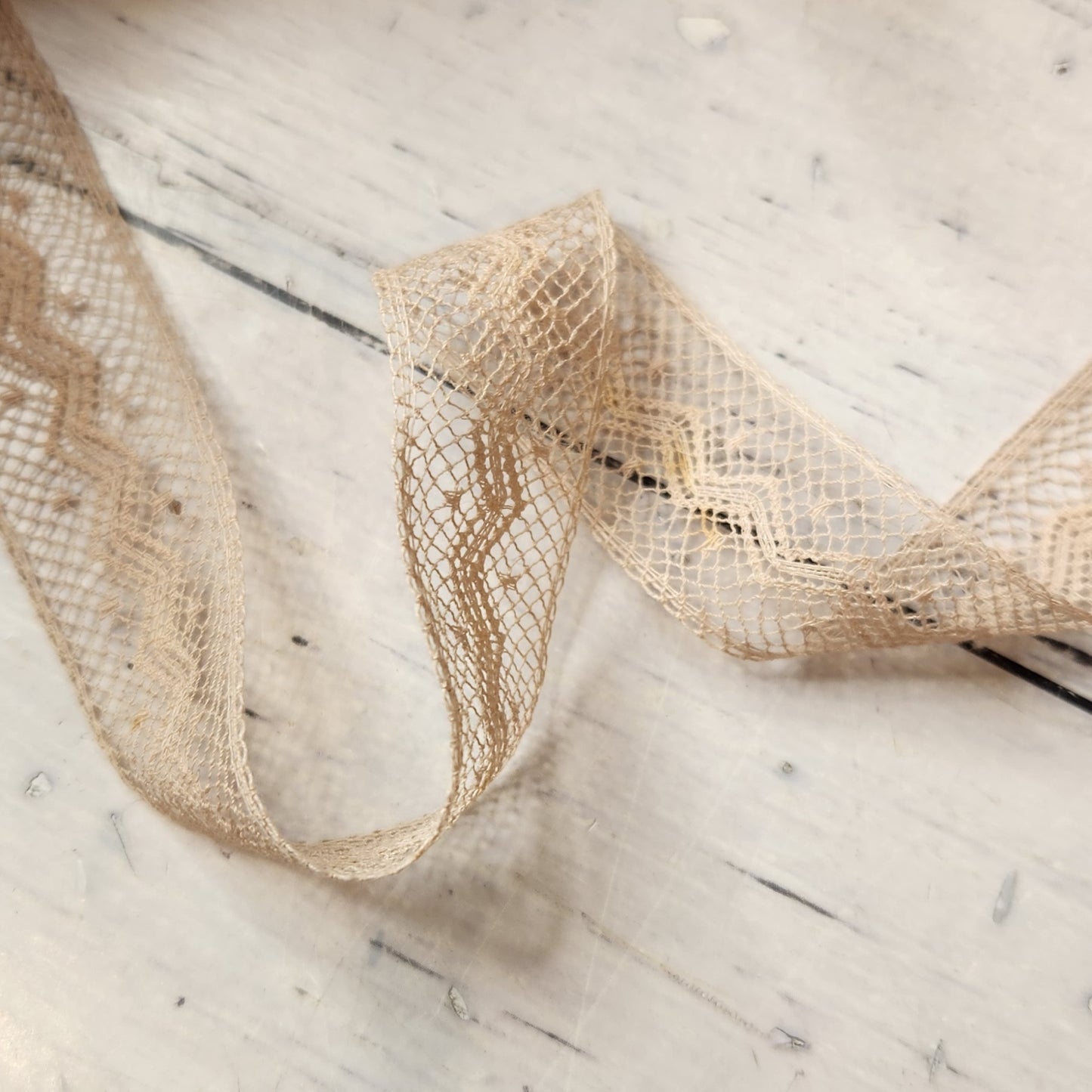 Zigzag vintage lace