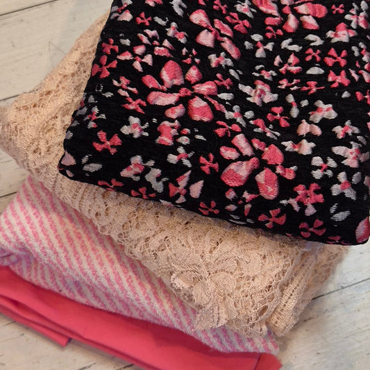 80. 4 pieces assorted brocade and lace