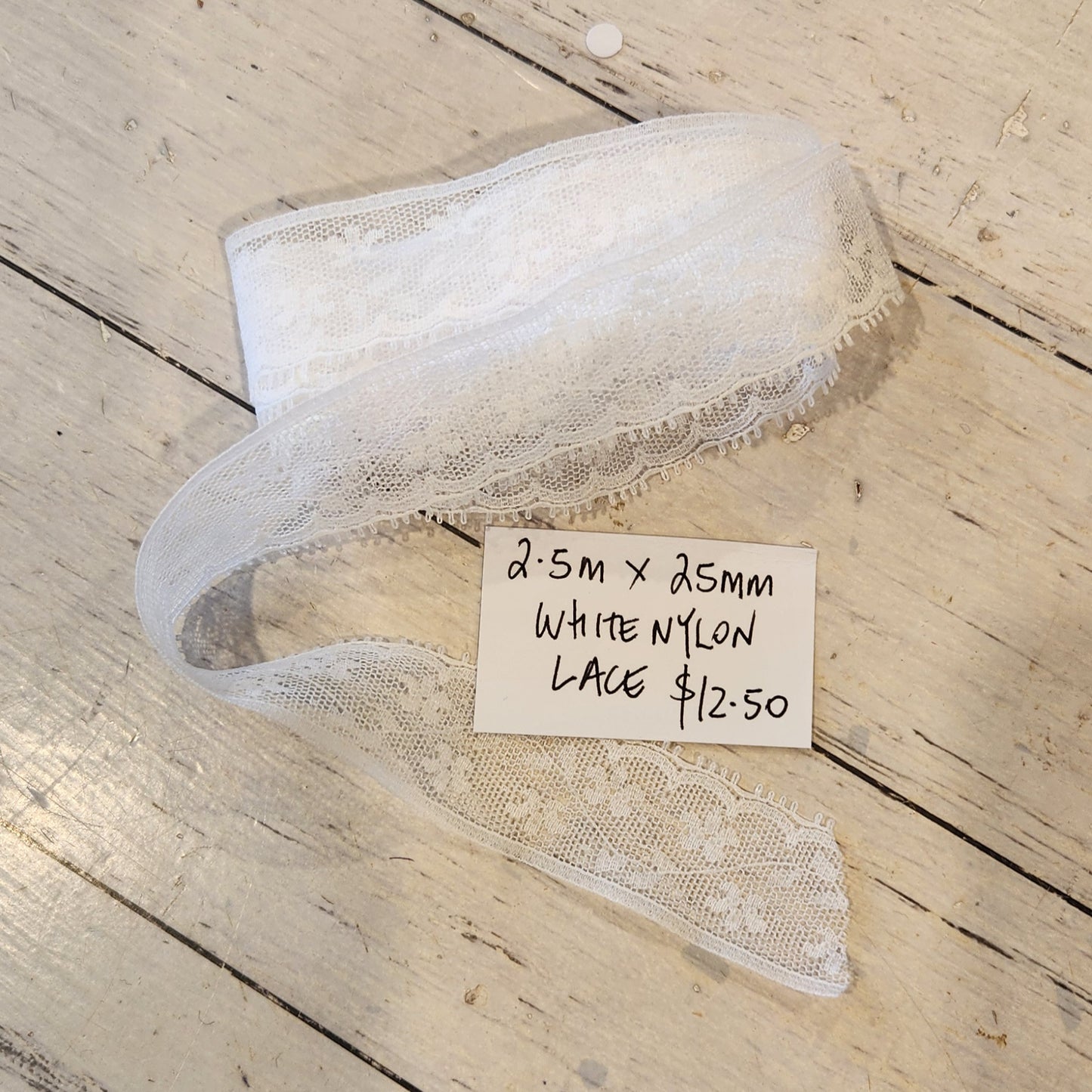 2.5m White nylon lace