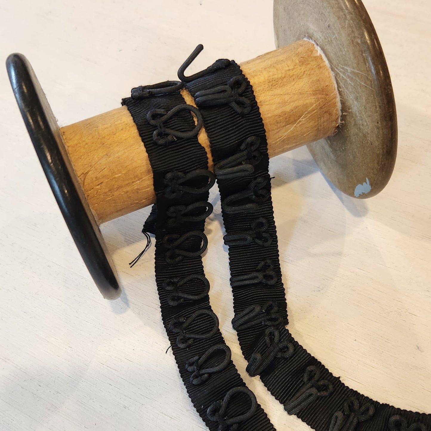 1m Wrapped metal hook and eye