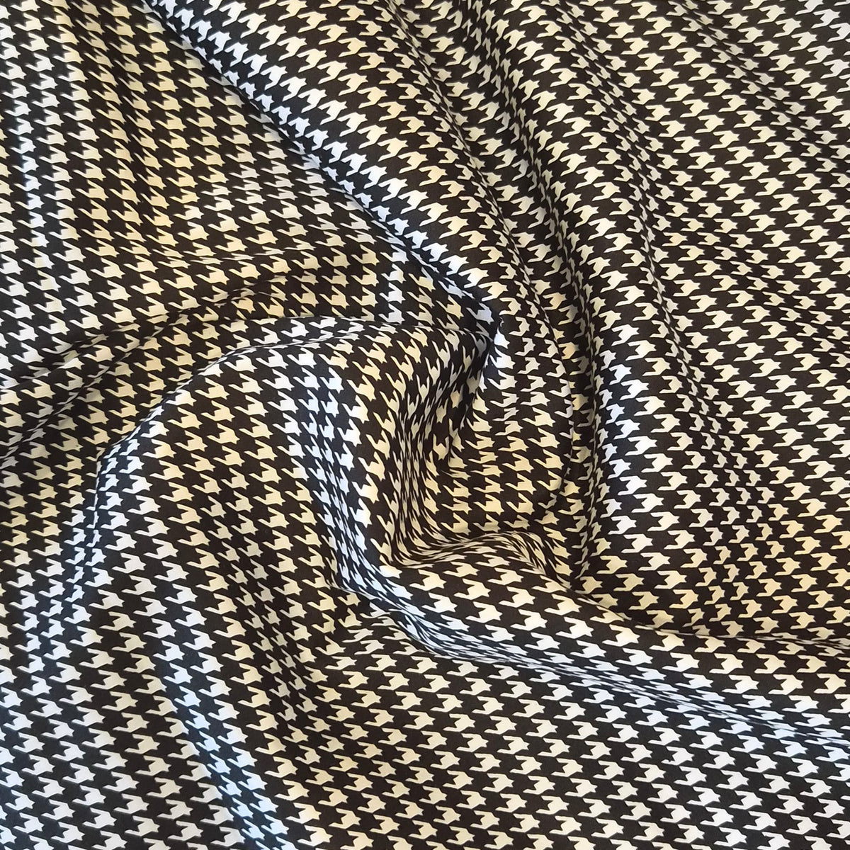 Houndstooth cotton sateen