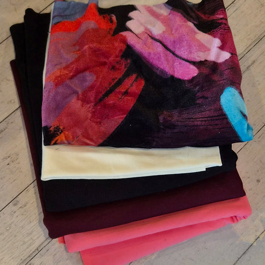 129. 5 pieces assorted Polyester knits and viscose