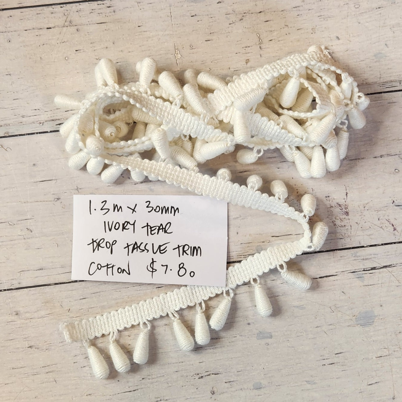 1.3m Ivory tear drop tassle trim