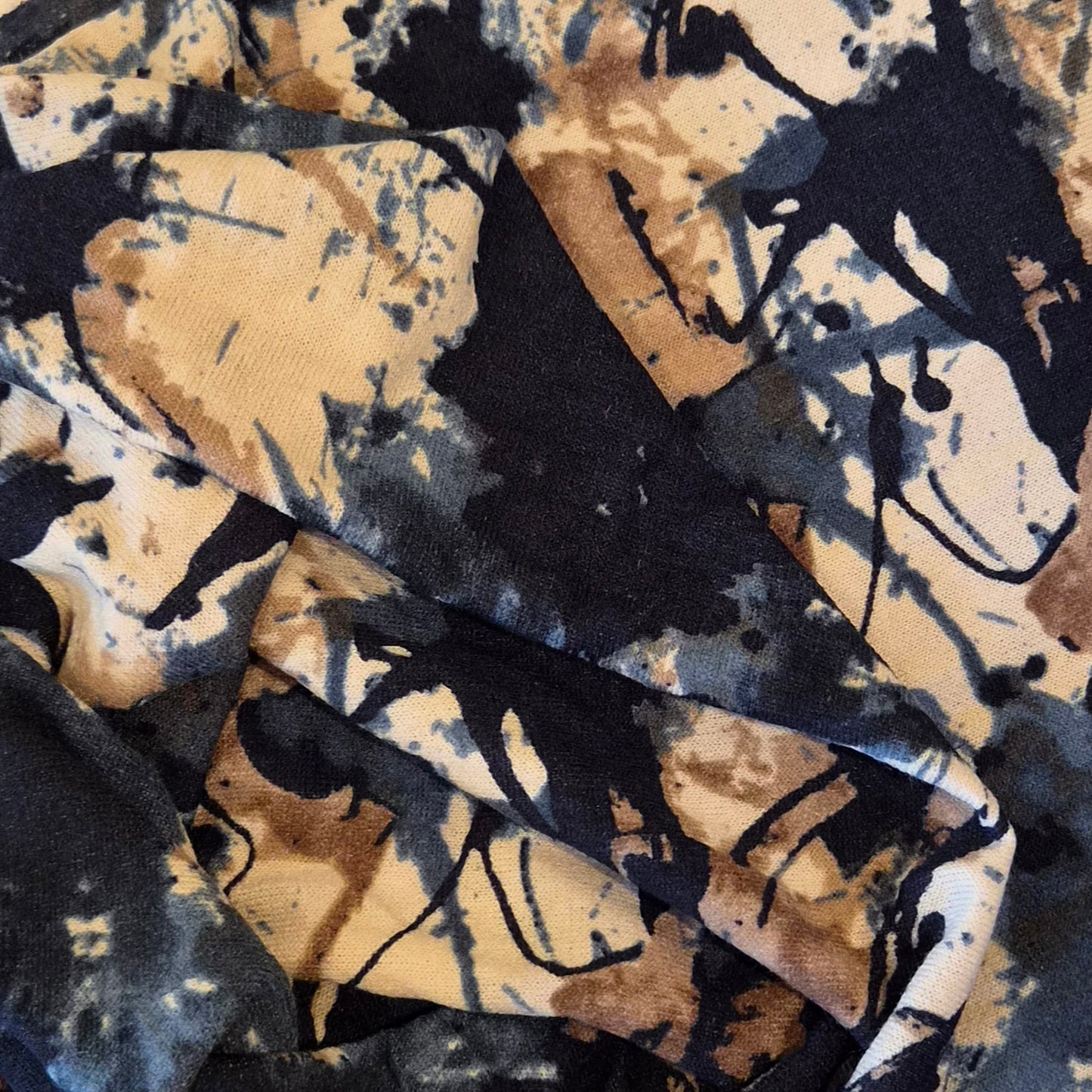 1.3m Paint splatter lightweight supersoft jumper knit
