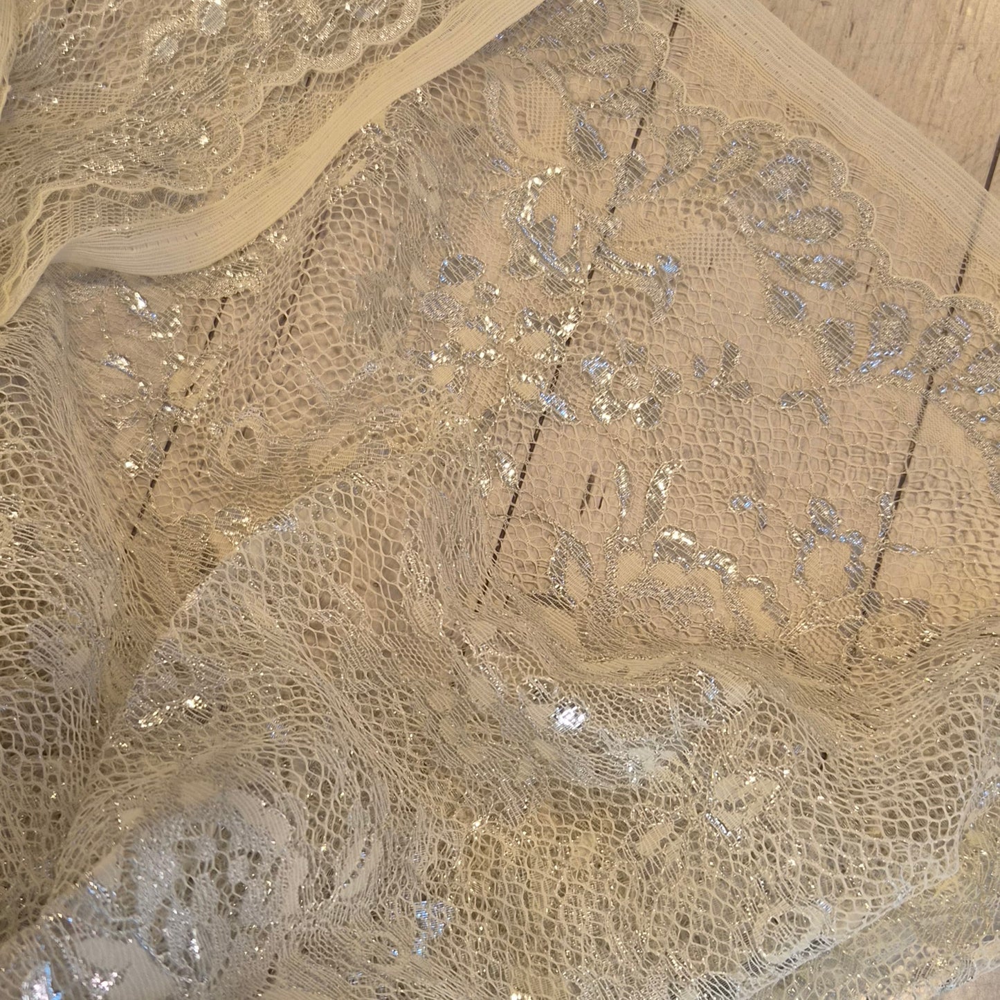 1.80m silver lurex lace