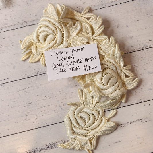 1.10m Lemon roses guipure trim
