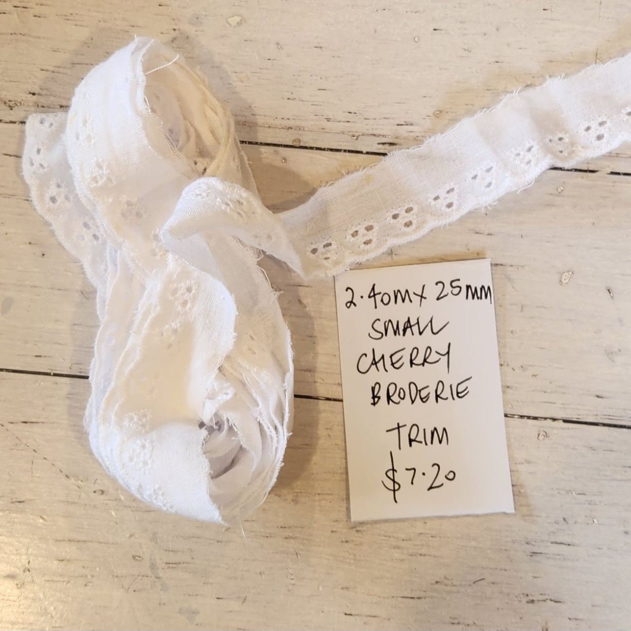 2.40m Small cherry broderie trim