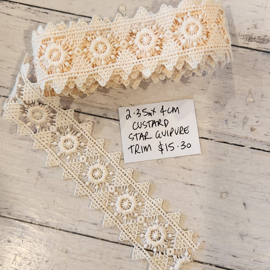 2.35m Custard Star guipure trim