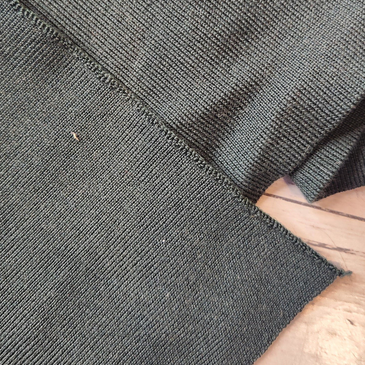 1.02mx11cm Dark teal ribbed piece