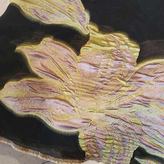 1. 4 pieces Cloque organza