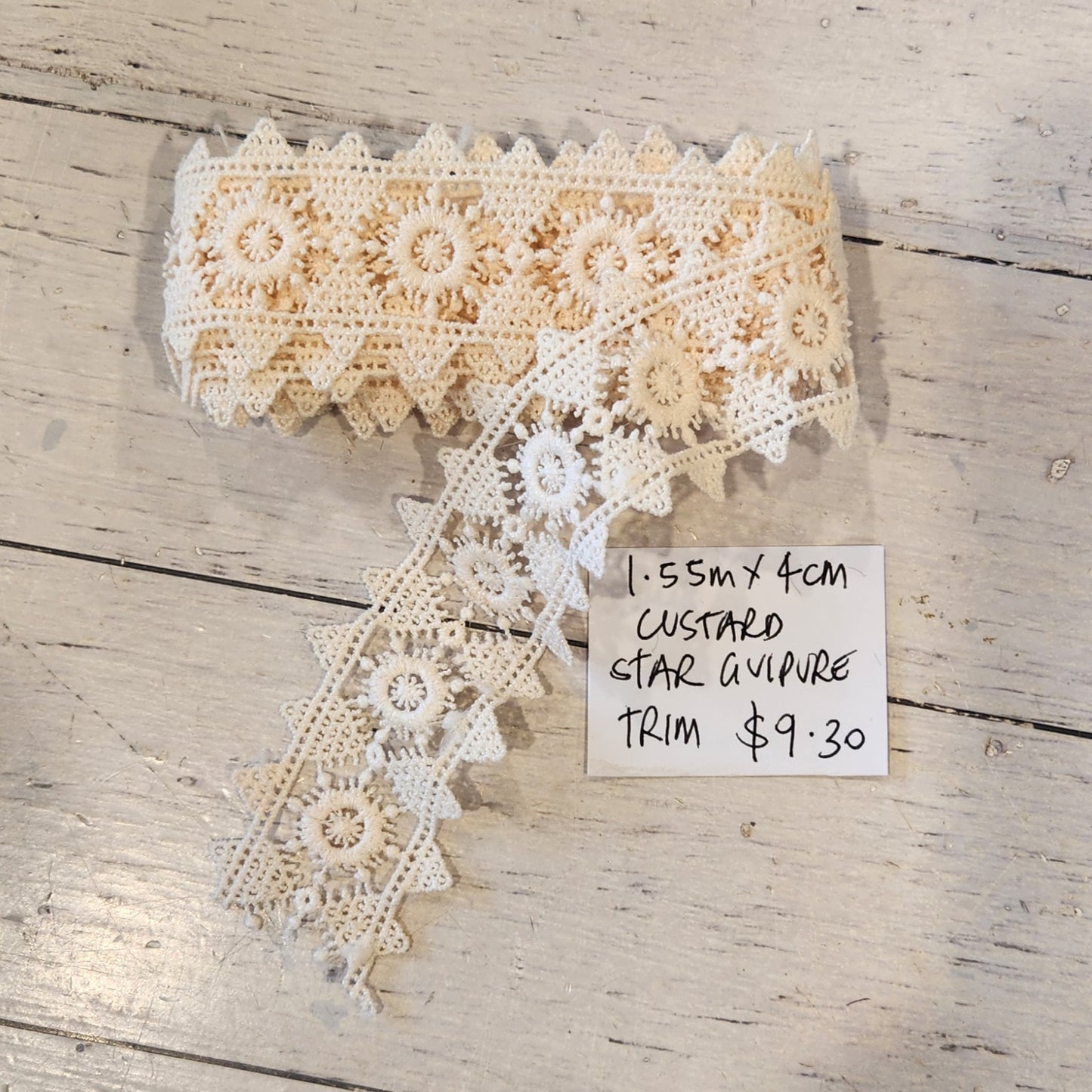 1.55m Custard Star guipure trim