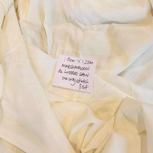 1.8m Marshmallow de Lustred satin