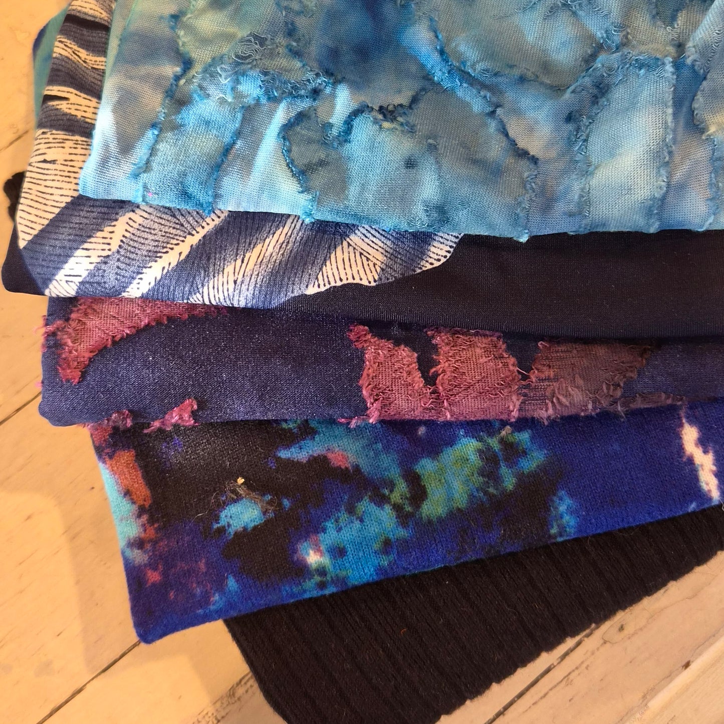 122. 5 pieces assorted knits and jersey