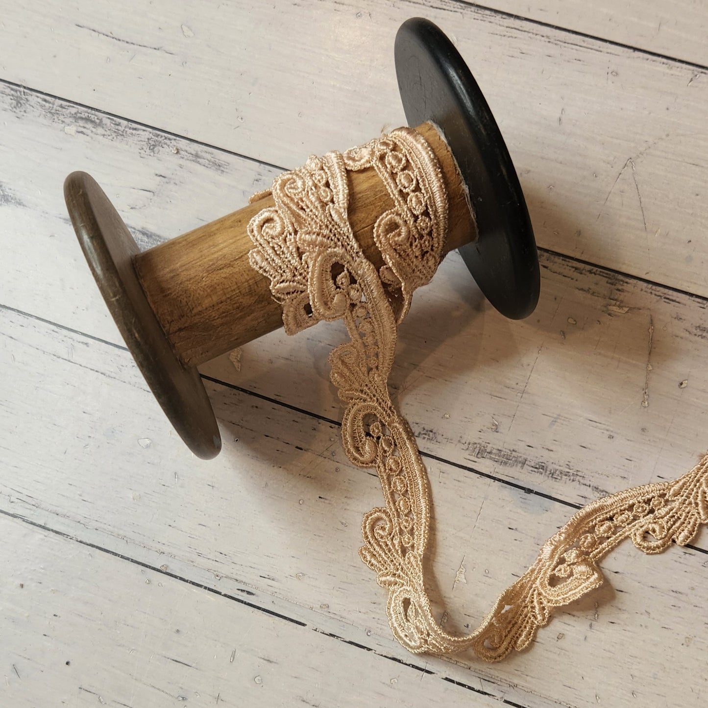 Venetian scroll Guipure Trim