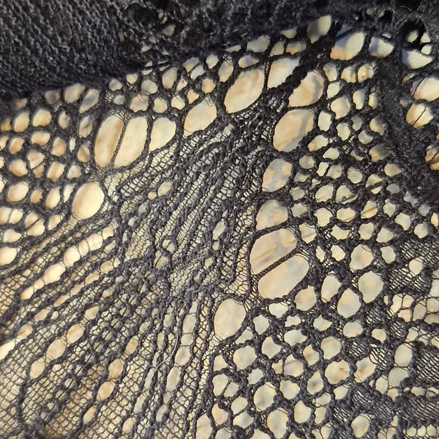 1.50cm Black ornate nylon bordered woven panel