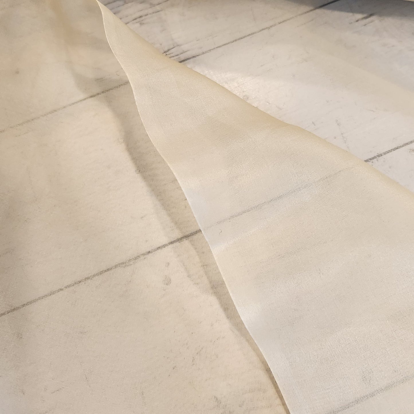 Butter honey silk organza