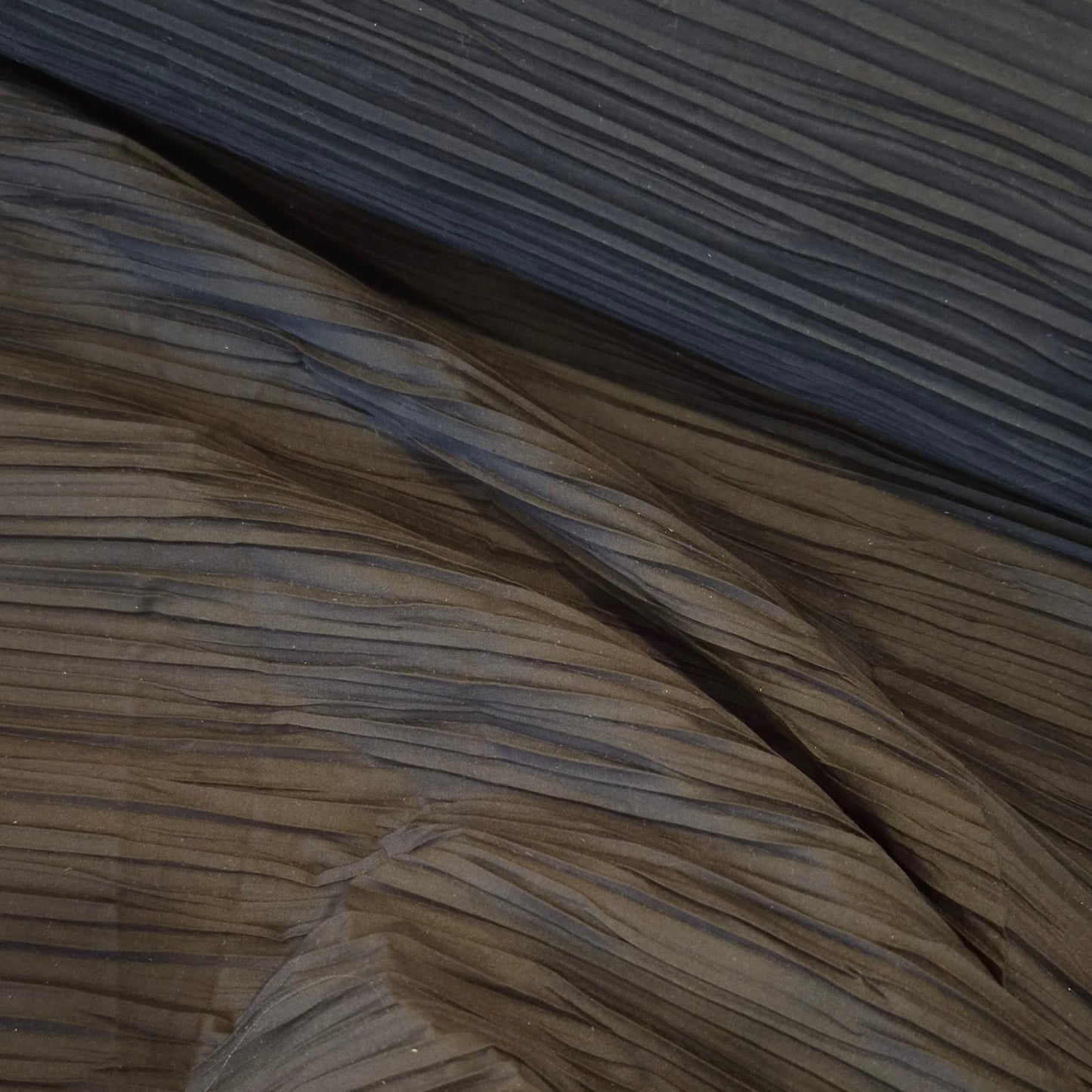 Raven Perma Pleat poly viscose