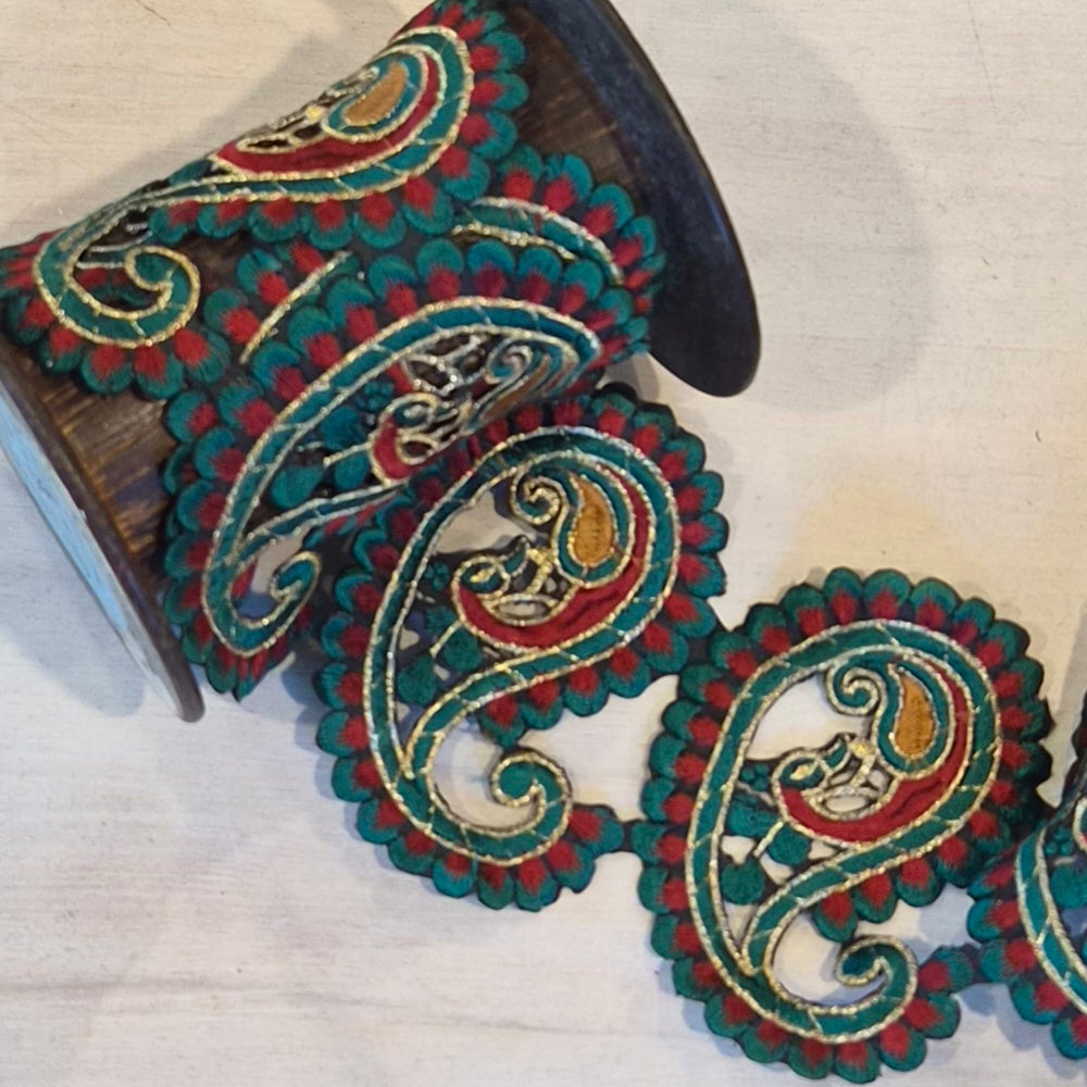Ornate Paisley grass green Embroidered trim