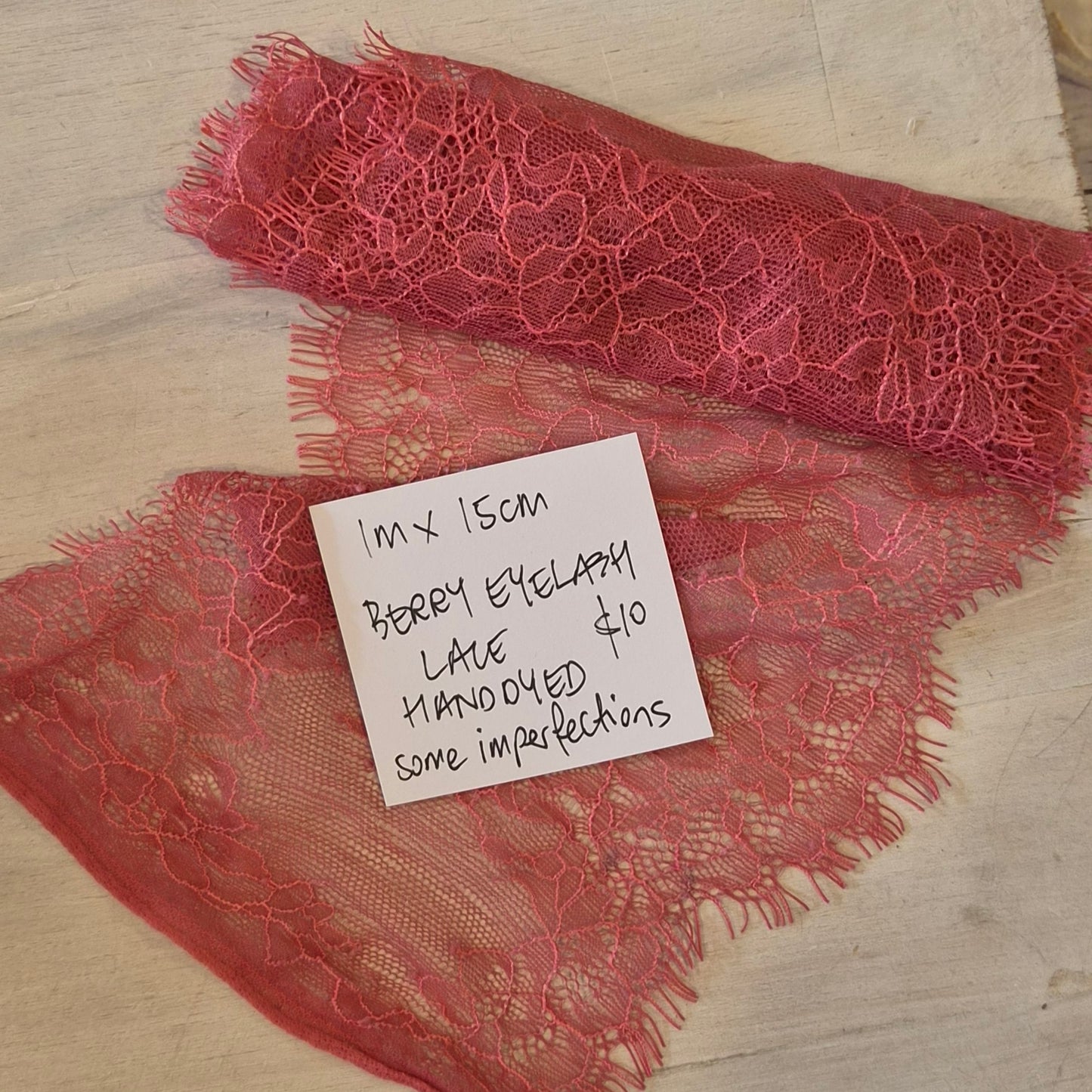 1m Berry eyelash lace