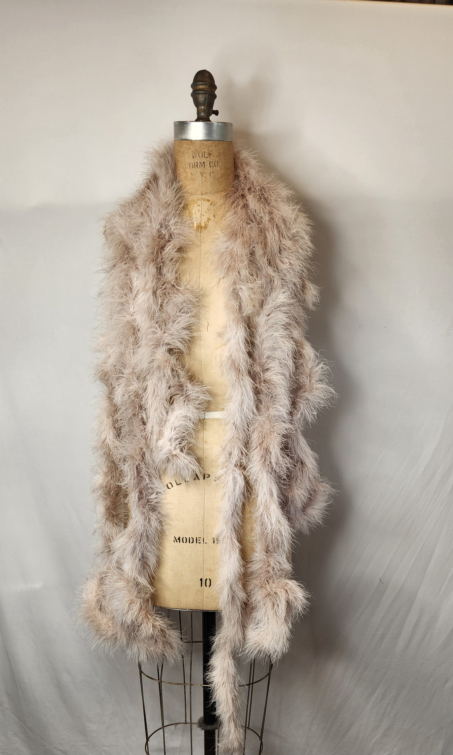 Blush feather fraggle trim