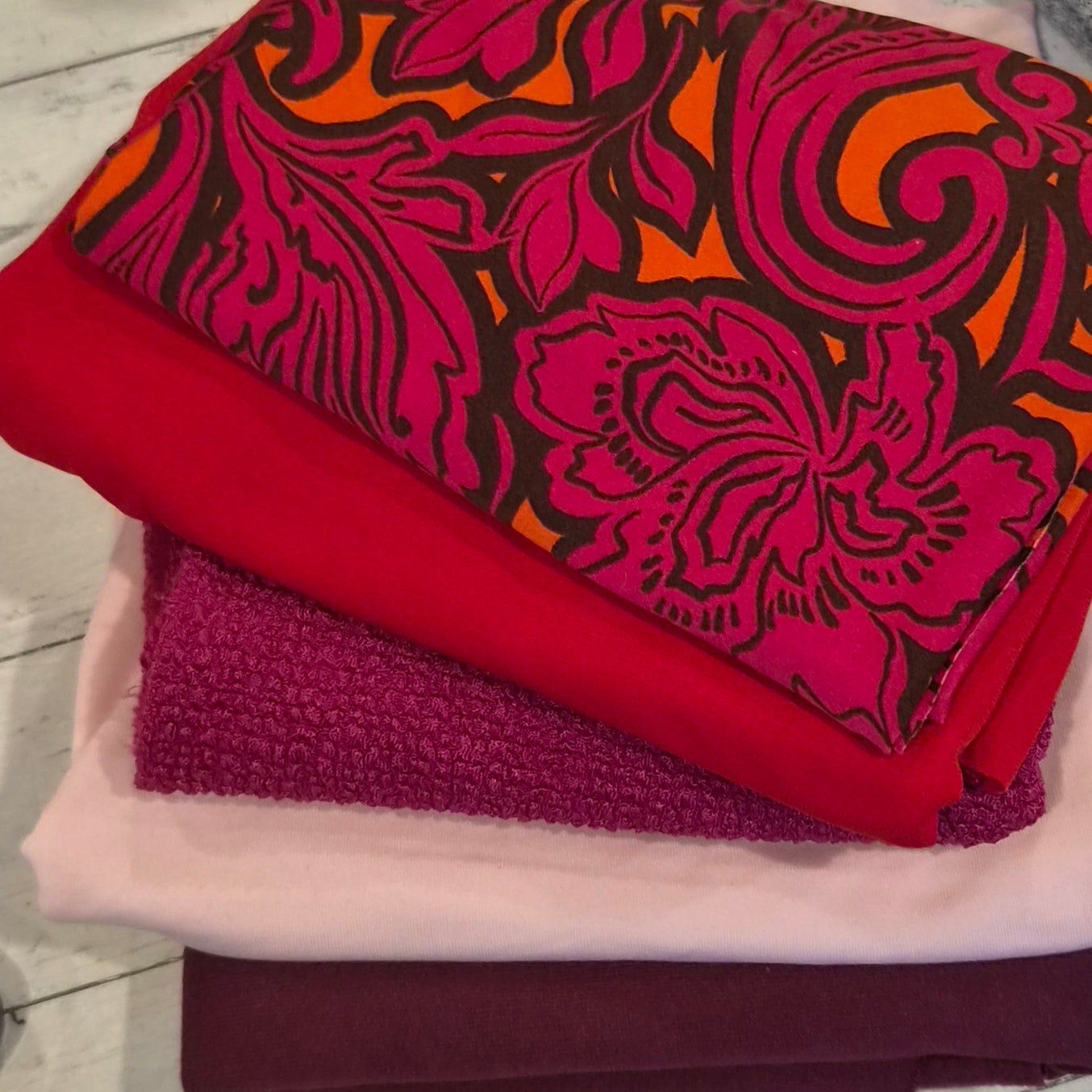 7. 5 pieces assorted knits and jersey