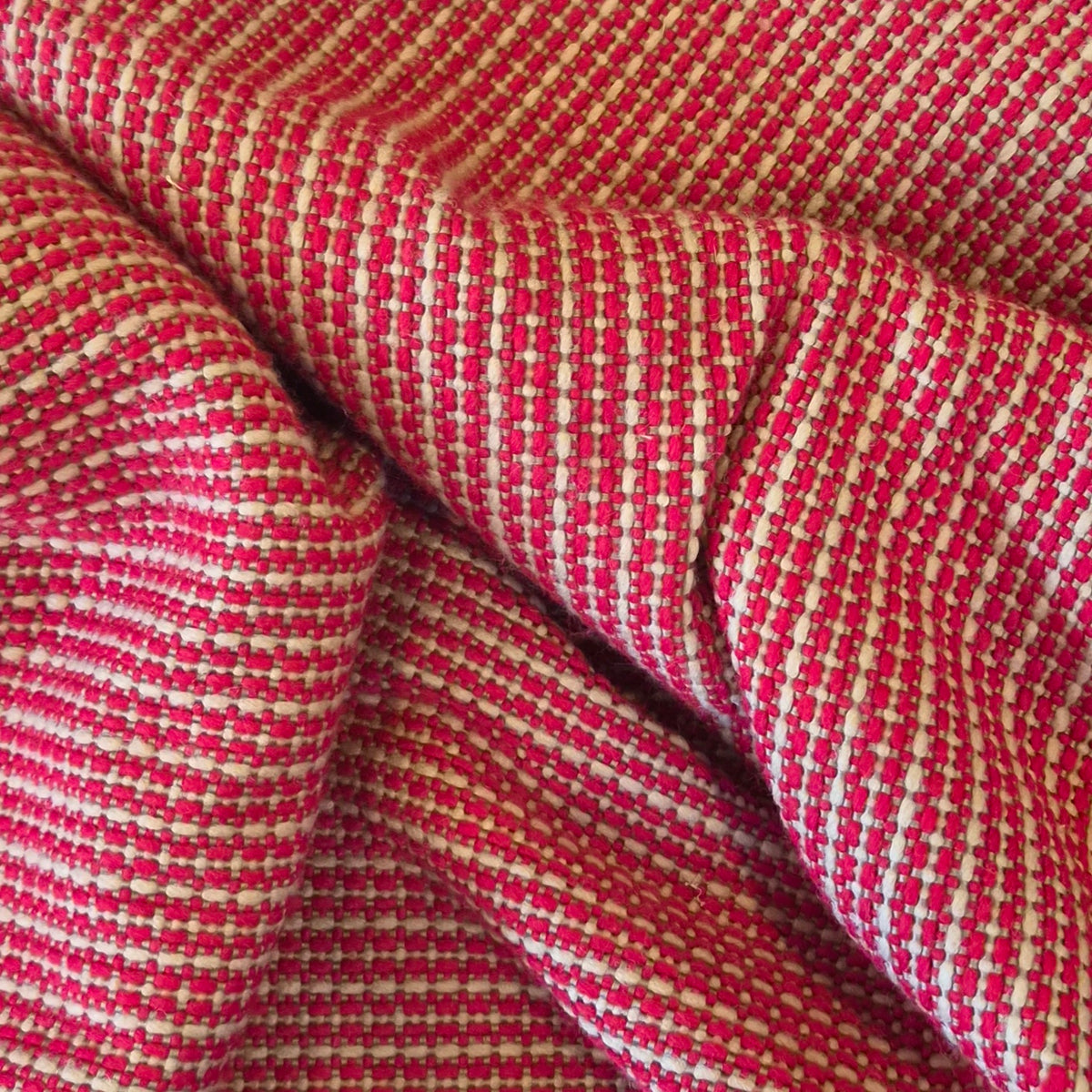 2.8m Red and beige wool coating