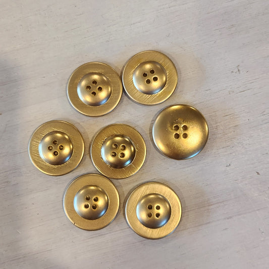 Gwen matt gold button