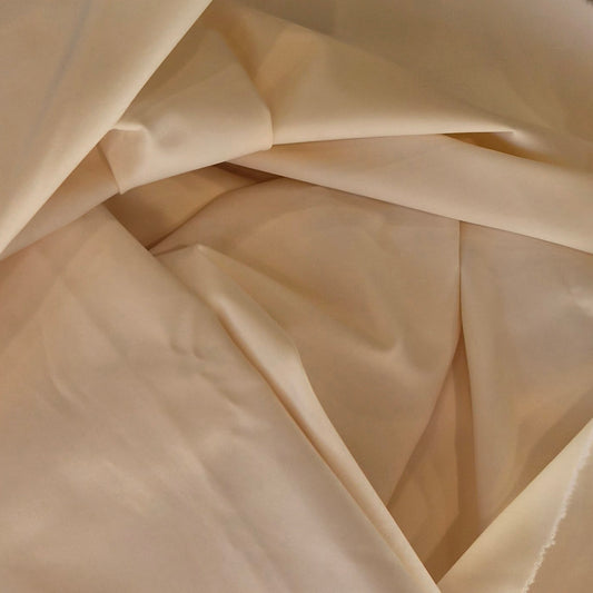 1.2m Palest lemon stretch shirting