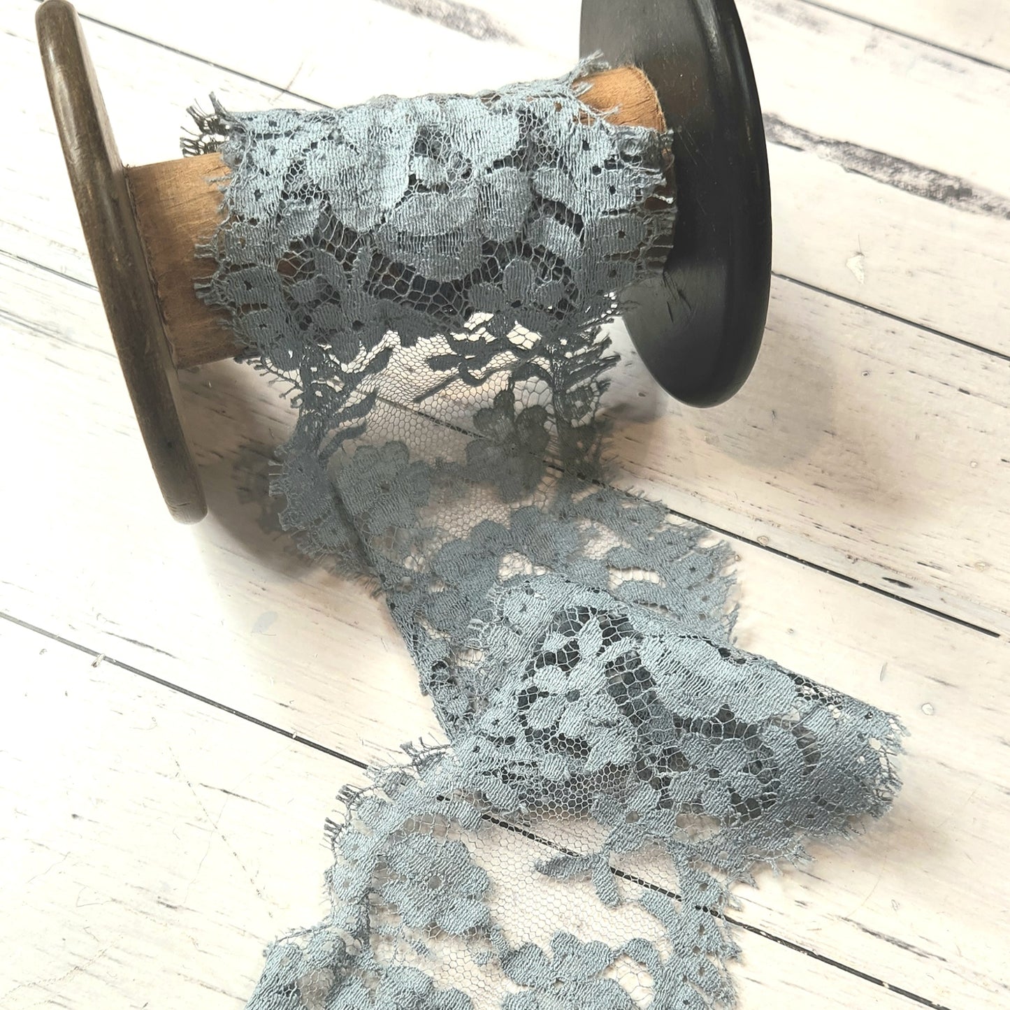 4.5m Dusty blue chantilly eyelash french lace