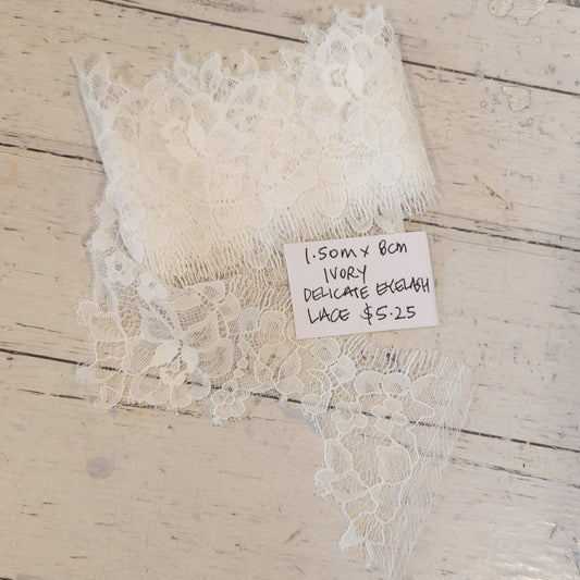 1.50cm ivory delicate eyelash lace
